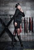 Nemesis &ndash; Bildserie 1 &ndash; Füße und Schuhe in HD bei FeetandShoes.de
