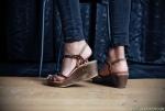 Miss Dee &ndash; Bildserie 4 &ndash; Füße und Schuhe in HD bei FeetandShoes.de