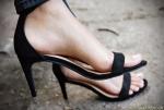 Miss Dee &ndash; Bildserie 3 &ndash; Füße und Schuhe in HD bei FeetandShoes.de