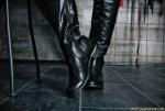 Sybilla &ndash; Bildserie 3 &ndash; Füße und Schuhe in HD bei FeetandShoes.de