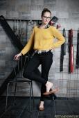 Penelope &ndash; Bildserie 1 &ndash; Füße und Schuhe in HD bei FeetandShoes.de