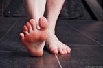 Diana &ndash; Bildserie 1 &ndash; Füße und Schuhe in HD bei FeetandShoes.de