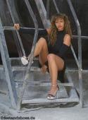 Nadia &ndash; Bildserie 1 &ndash; Füße und Schuhe in HD bei FeetandShoes.de