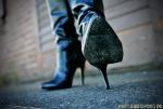 Miss Betty &ndash; Bildserie 3 &ndash; Füße und Schuhe in HD bei FeetandShoes.de