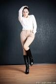 Florence &ndash; Bildserie 2 &ndash; Füße und Schuhe in HD bei FeetandShoes.de