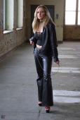 Nadja &ndash; Bildserie 4 &ndash; Füße und Schuhe in HD bei FeetandShoes.de