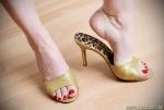 Carmen &ndash; Bildserie 1 &ndash; Füße und Schuhe in HD bei FeetandShoes.de
