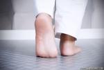 Fernanda &ndash; Bildserie 3 &ndash; Füße und Schuhe in HD bei FeetandShoes.de