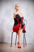 Empress Kim &ndash; Bildserie 4 &ndash; Füße und Schuhe in HD bei FeetandShoes.de
